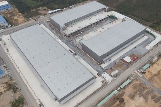 Cấu trúc cổng Cấu trúc thép Hội thảo cho nhà máy chế biến với cửa cuộn lên / cửa trượt