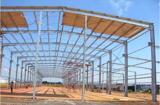 Cấu trúc cổng Cấu trúc thép Hội thảo cho nhà máy chế biến với cửa cuộn lên / cửa trượt
