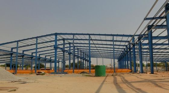 Thép khung cấu trúc Tòa nhà trọng lượng nhẹ Thép nhà để xe